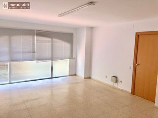 Büro in Instituts-Universitat