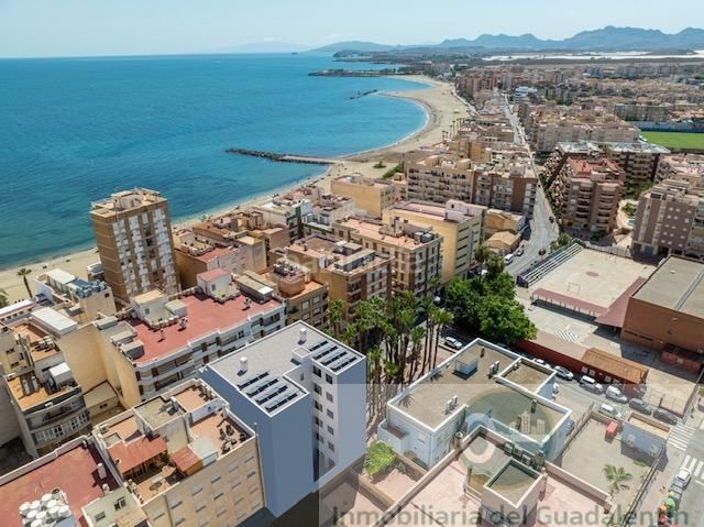 Foto d6cef9c8-2c12-4bd1-a8df-96c85dd4b67e. Pis amb aparcament a Casco Antiguo Águilas