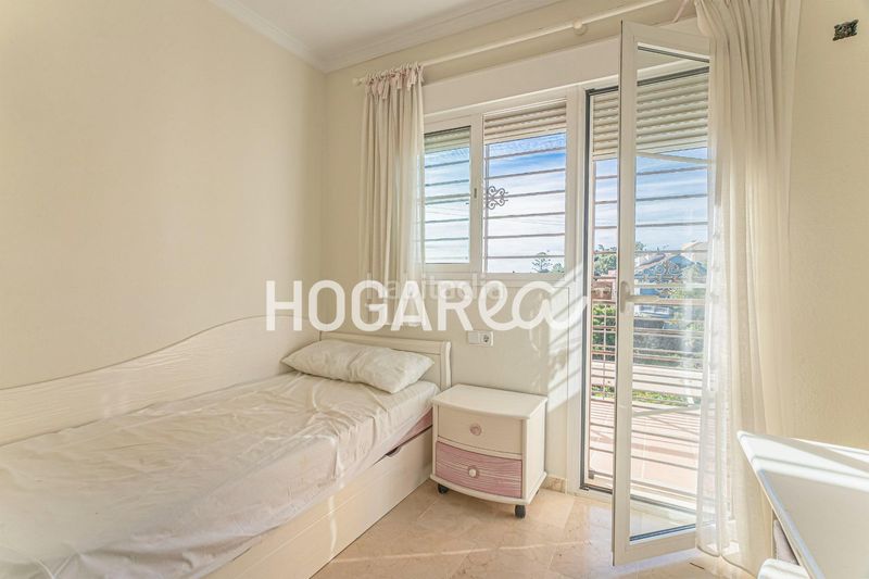 Foto 36b5d884-e657-4f30-9a8c-a5d17b8dbc51. Casa adossada amb calefacció aparcament piscina a Málaga