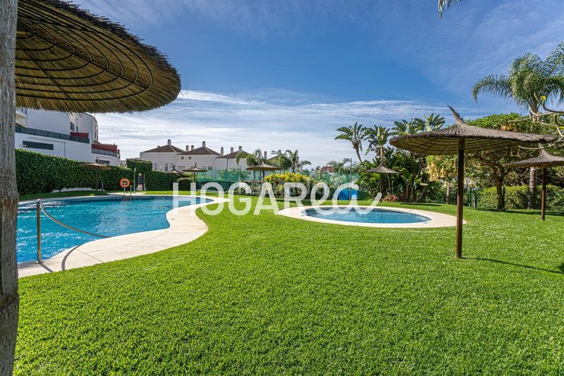 Foto 37f7ddac-a40d-474b-86ac-6af1d0343773. Casa adossada amb calefacció aparcament piscina a Málaga