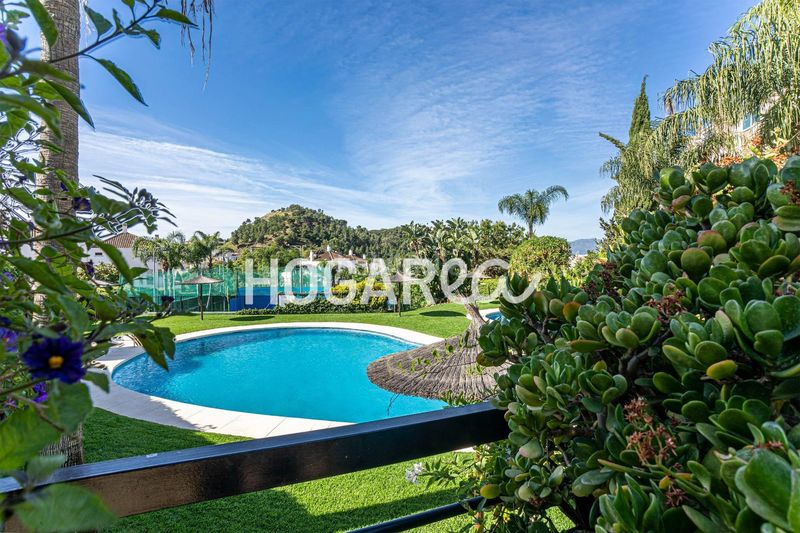 Foto 88786843-c618-4ca3-8078-d7d9488372b2. Casa adossada amb calefacció aparcament piscina a Málaga