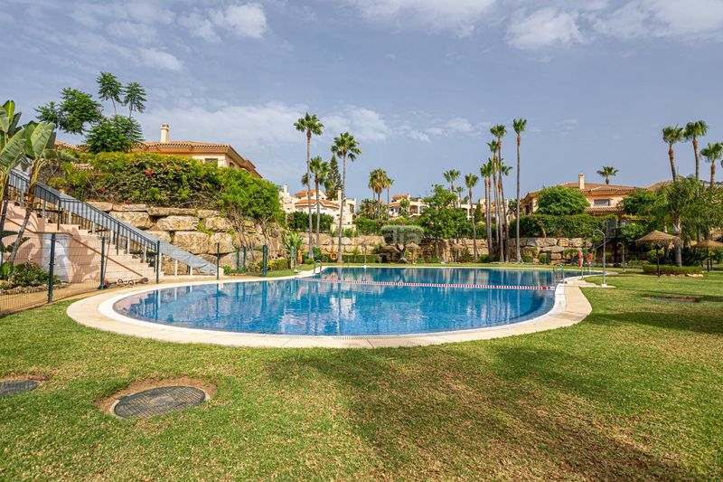 Foto e545f450-2e8f-4bd3-99ae-048ff0645155. Casa amb aparcament piscina a Riviera del Sol Mijas