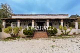 Bauernhof in Alcaucín. Cortijo tradicional en alcaucín málaga