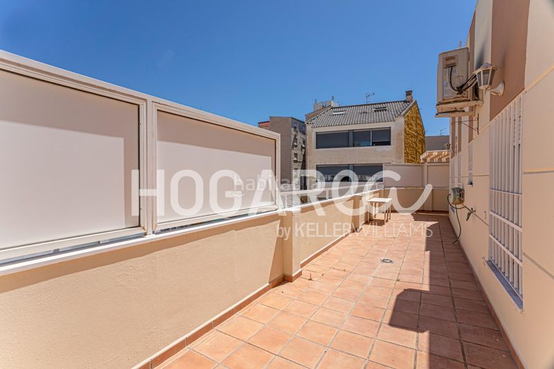 Foto bd1dddcf-9efa-4eba-8170-fdacf8312d4b. Dúplex amb calefacció a Parque Victoria Eugenia Málaga
