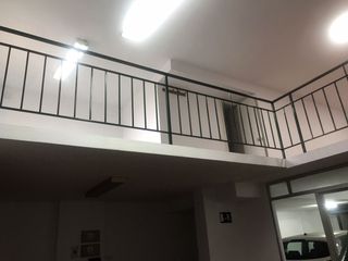 Geschäftsraum in Pasillo del matadero 2. Exclusivo local comercial con entreplanta y acceso para vehículo
