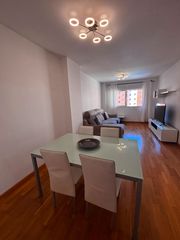 Location Appartement à Parque litoral 25 de noviembre 12. Apartamento con piscina y garaje privado en málaga