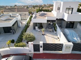 Doppelhaus  Carrer el garrofer 226. Casa con jacuzzi