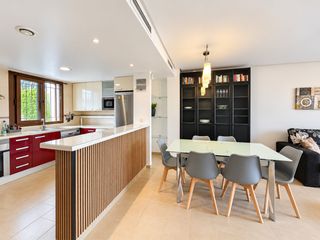 Casa a schiera  Calle viena 2. Chalet adosado con garaje y vistas