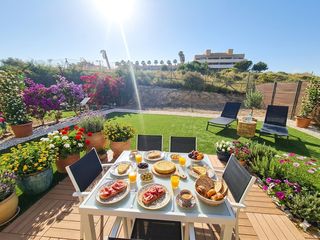 Planta baja  Calle sierra de maría 3. Piso con 156m2 de jardín privado para amantes del golf