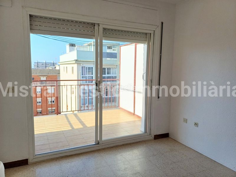 Foto 7d0d9548-06ce-4f3e-a619-220da89d77ea. Pis amb piscina a Segur de Calafell nucli urbà Segur de Calafell