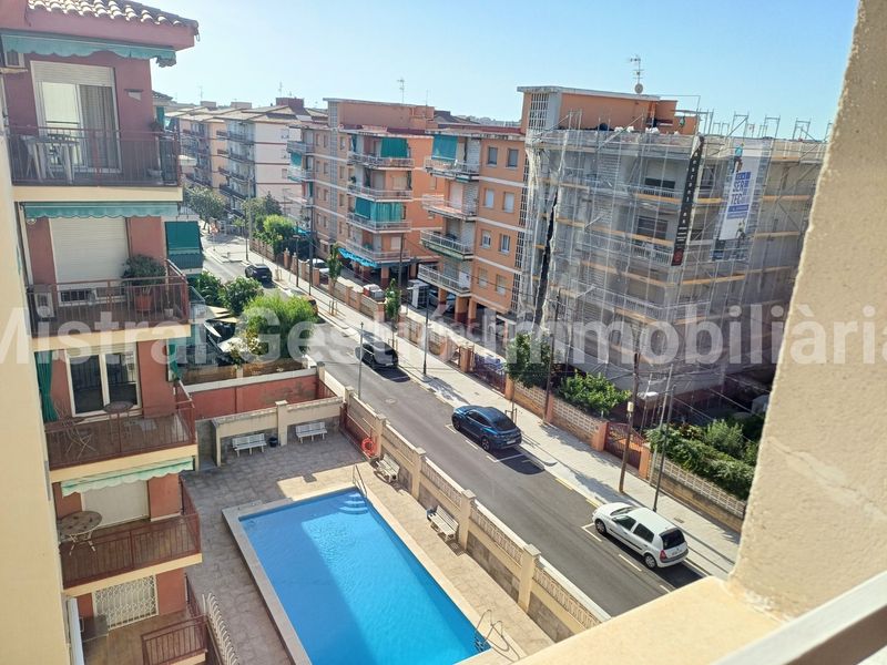 Foto c24723b5-5c9b-46e5-86cc-8b324d470778. Pis amb piscina a Segur de Calafell nucli urbà Segur de Calafell