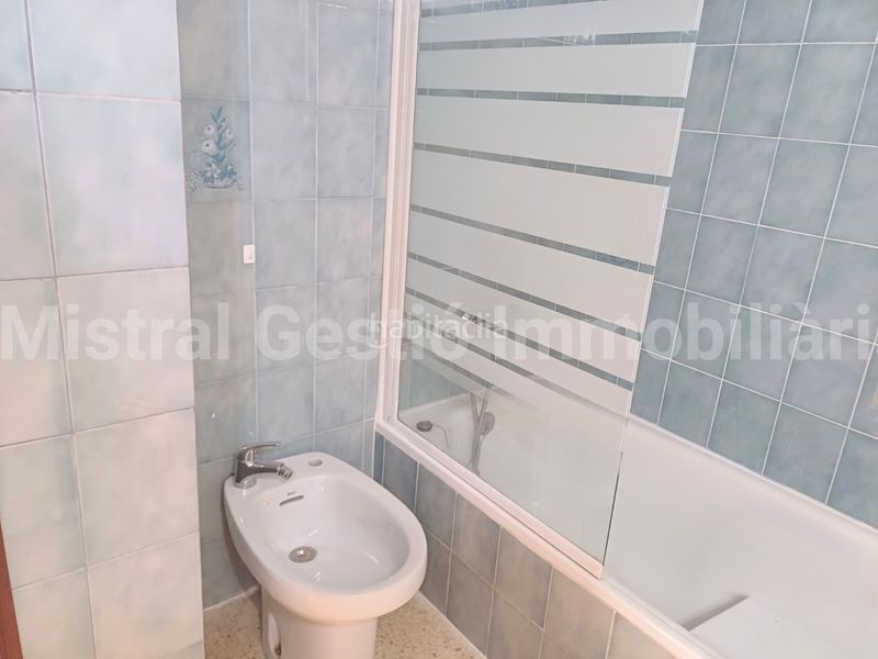 Foto f6d46803-315e-43ca-8efc-928334580078. Pis amb piscina a Segur de Calafell nucli urbà Segur de Calafell