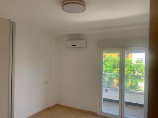 Rent Flat  Calle luis montoto 46. Piso de 3 habitaciones en alquiler – sevilla