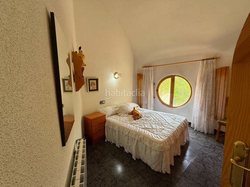 Foto ad9f88b4-49d2-4049-a59a-f7c6b3bfeef4. Xalet amb xemeneia calefacció aparcament piscina a Castalla