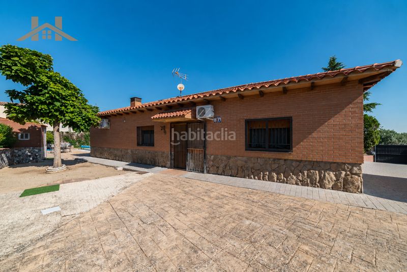 Foto 07f690ef-7dfa-42dd-9f15-eee497b612d3. Chalet in calle de cordoba 9 in Yeles