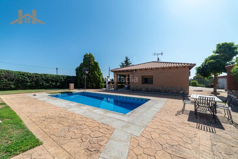 Foto 3338d6df-b87d-4378-b694-da1336691af6. Chalet in calle de cordoba 9 in Yeles