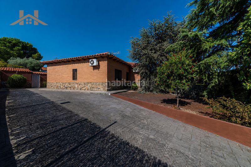 Foto 7209f7f5-77d8-4bac-b9a9-fe9d2ff89b44. Chalet in calle de cordoba 9 in Yeles