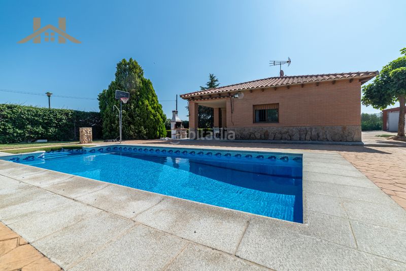 Foto fb8a01fe-b01a-4194-9c28-c924d97e142f. Chalet in calle de cordoba 9 in Yeles