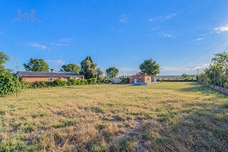 Foto c27399f7-f930-488d-9d44-30c059f36367. Chalet in calle petunia 9 in Yeles