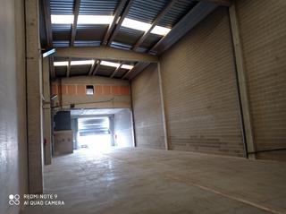 Miete Fabrikhalle in Zona Industrial. Nave con todas las instalaciones