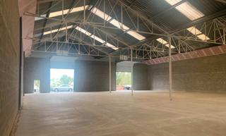 Miete Fabrikhalle in Franqueses del Vallès (Les). Nave reformada, con patio y oficinas, en perfecto estado en el v