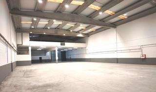 Rent Industrial building in Lliçà de Vall. Nave completamente equipada