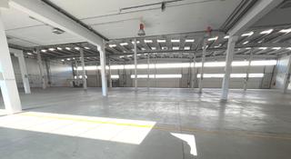 Lloguer Nau industrial a Llinars del Valls. Nave con fachada a ap-7, dispone de 2 muelles de carga, en llina