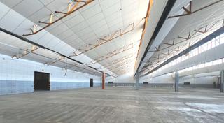 Lloguer Nau industrial a Carrer can clapers 5d. Nave con  gran patio, oficinas y 4 muelles de carga