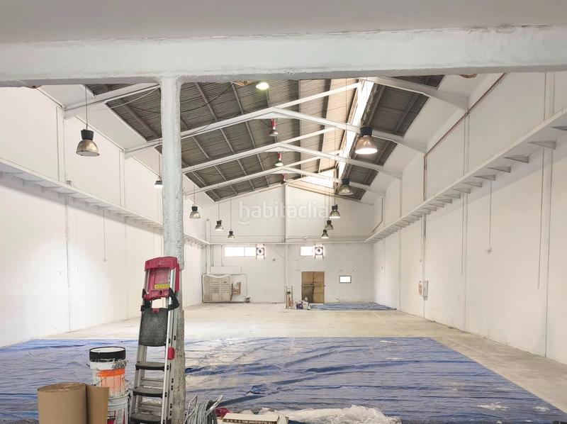 Foto 73abb80a-d980-457c-86ad-1341b57ac850. Location bâtiment à usage industriel dans Manresà Badalona