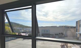 Lloguer Nau industrial a Carrer pruelles 58. Naves comerciales con excelente imagen en sitges