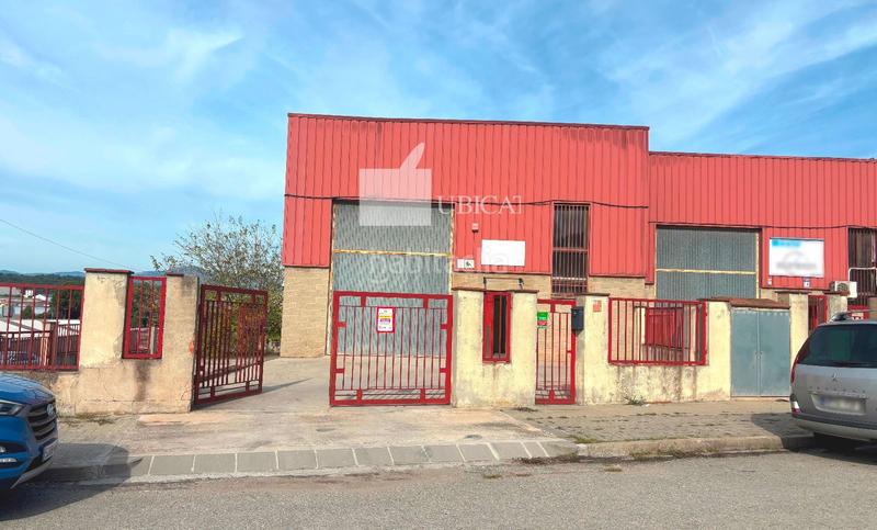 Foto b8c3471b-c1d6-4953-8913-8cf66bae3e30. Rent industrial building in Polinyà