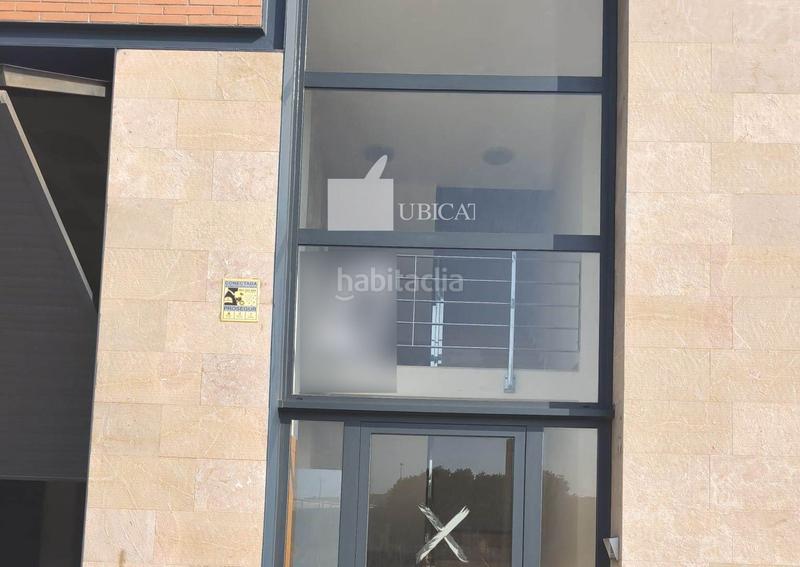 Foto 180dc000-f55e-4094-897c-479fad8d54fd. Rent industrial building in Almeda - El Corte Inglés Cornellà de Llobregat