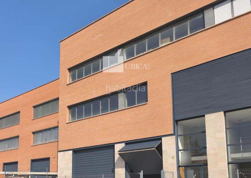 Foto 67b6de7c-af14-4e22-a799-fe0273bb19b9. Rent industrial building in Almeda - El Corte Inglés Cornellà de Llobregat