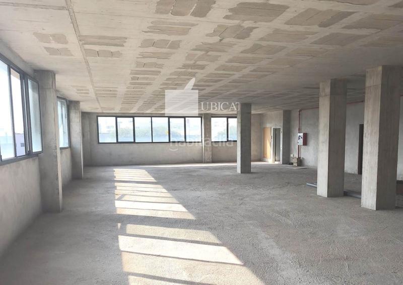 Foto 72f9b2be-6165-4e3e-a2a8-63c9cf3c7f9c. Rent industrial building in Almeda - El Corte Inglés Cornellà de Llobregat