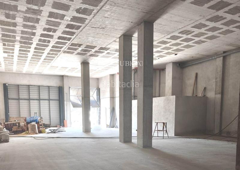 Foto f2f56ce3-bb13-4212-bf9e-7df033901084. Rent industrial building in Almeda - El Corte Inglés Cornellà de Llobregat