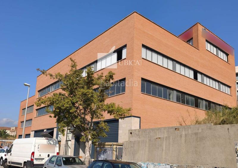 Foto f79847ae-58b1-4311-90bf-b58e5eaf9518. Rent industrial building in Almeda - El Corte Inglés Cornellà de Llobregat