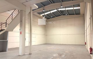 Lloguer Nau industrial a Zona Industrial. Barberà del vallès nave con excelente imagen corporativa