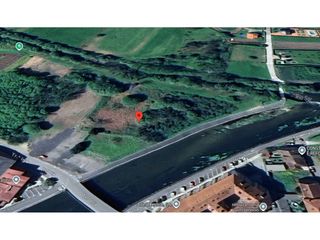 Terreny residencial  Travesia iria. Solar urbanizable en padrón 1.094 m de parcela y 3.804 m de edif