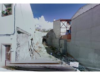 Terreno residencial en Calle castillo 64. Solar urbano en perales de tajuña 386 m de parcela y 780 m de ed