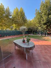 Semi detached house in Tona. Casa cantonera a tona