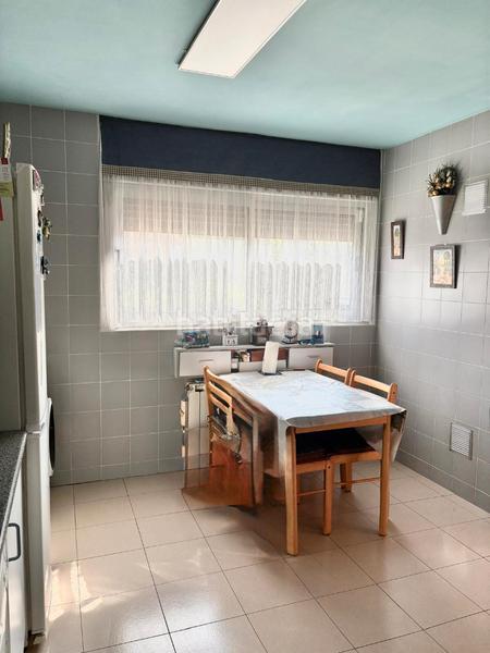 Foto dc0c9a6c-517a-44b5-b85b-ffd5ee157477. Reihenhaus mit kamin heizung parking in Tona