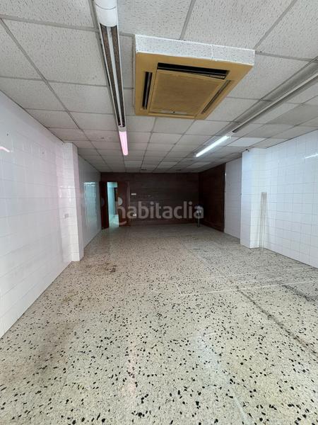 Foto d4e22578-2402-4c1b-8916-106bd9ac60d9. Geschäftsraum in Tona