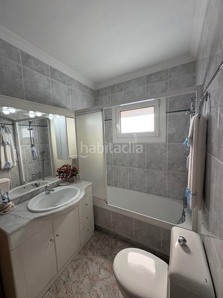 Foto 3243e850-11dd-42dc-8d68-678c29a3d0e1. Reihenhaus mit heizung in Tona