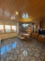 Maison jumelée à Tona. Casa a tona