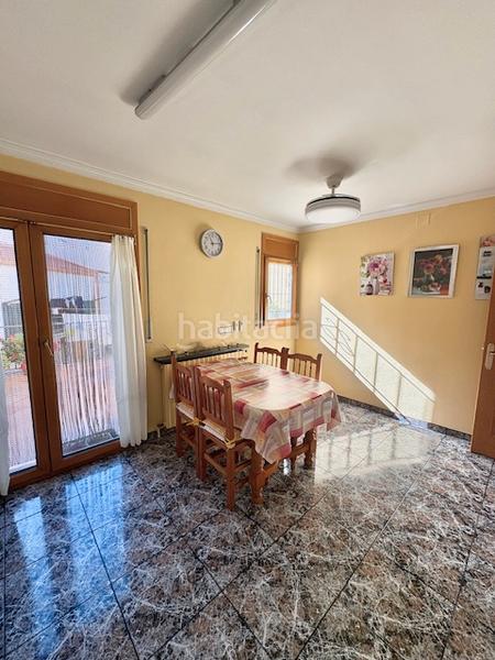 Foto a76d4f84-5116-4258-9e84-7e2dd251fa3c. Reihenhaus mit heizung in Tona