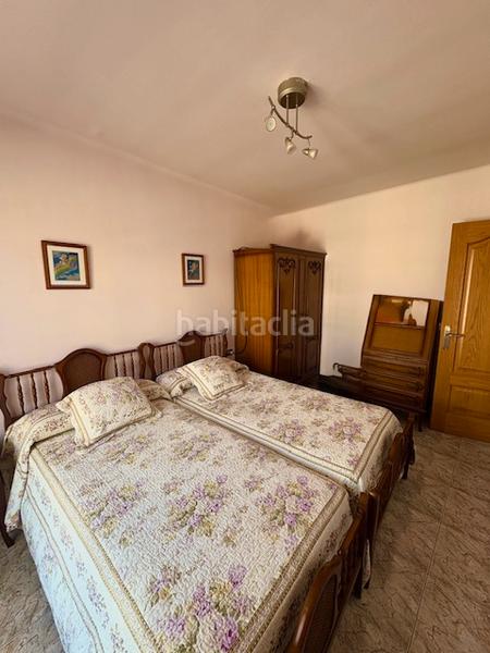 Foto e68b3008-88b6-42a6-a763-f8672babb2c8. Reihenhaus mit heizung in Tona