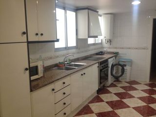 Affitto Appartamento in Hospital - Plaza del Real. Piso alquiler en castellón, zona san francisco, 90 m., 3 hab, 1b