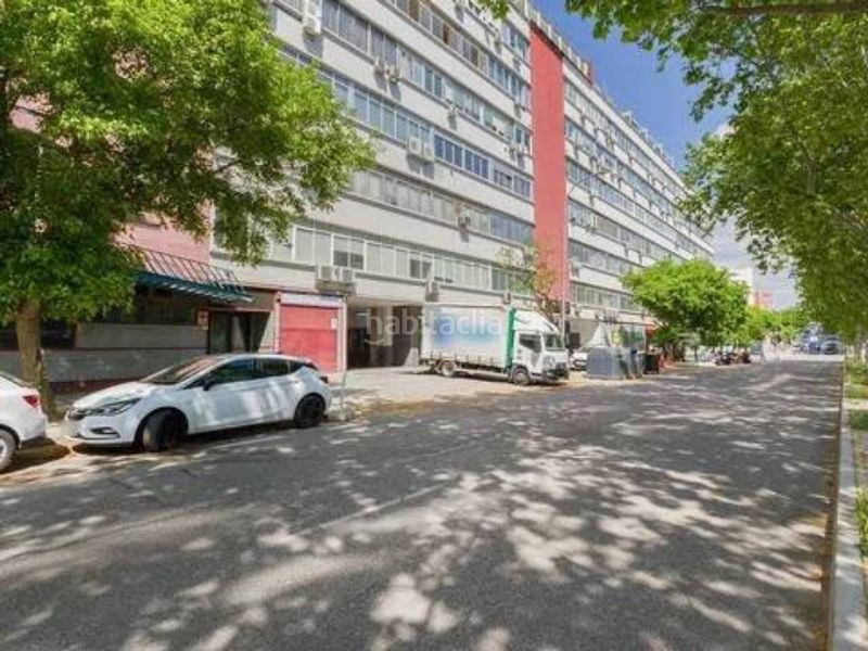 Foto 79b8b0df-5a59-4f95-8f1a-8e6fb0a6f5b4. Local comercial a Simancas Madrid