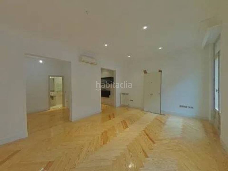 Foto b90bdabc-6d7a-49ee-92b3-61e2411cbab9. Pis a Recoletos Madrid
