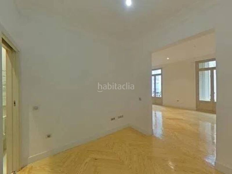 Foto c9a9d0de-64cf-4f7f-bc97-ed446f2b2b54. Pis a Recoletos Madrid